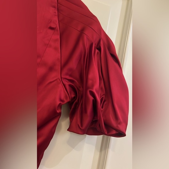 Karen Millen Red Cocktail Dress with Sweetheart Neckline and Puff Sleeves - Picture 3 of 8